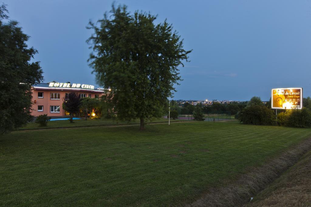 Cit'Hotel Du Circuit Magny-Cours Exterior foto